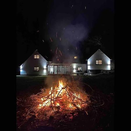 Bear Cottage, Tyn Y Cwm Eglwys-Fach 外观 照片